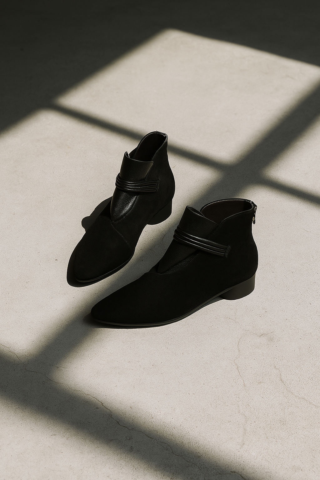 Bottes Vivienne noires pour femmes | Daim, bout pointu, talon confortable 7