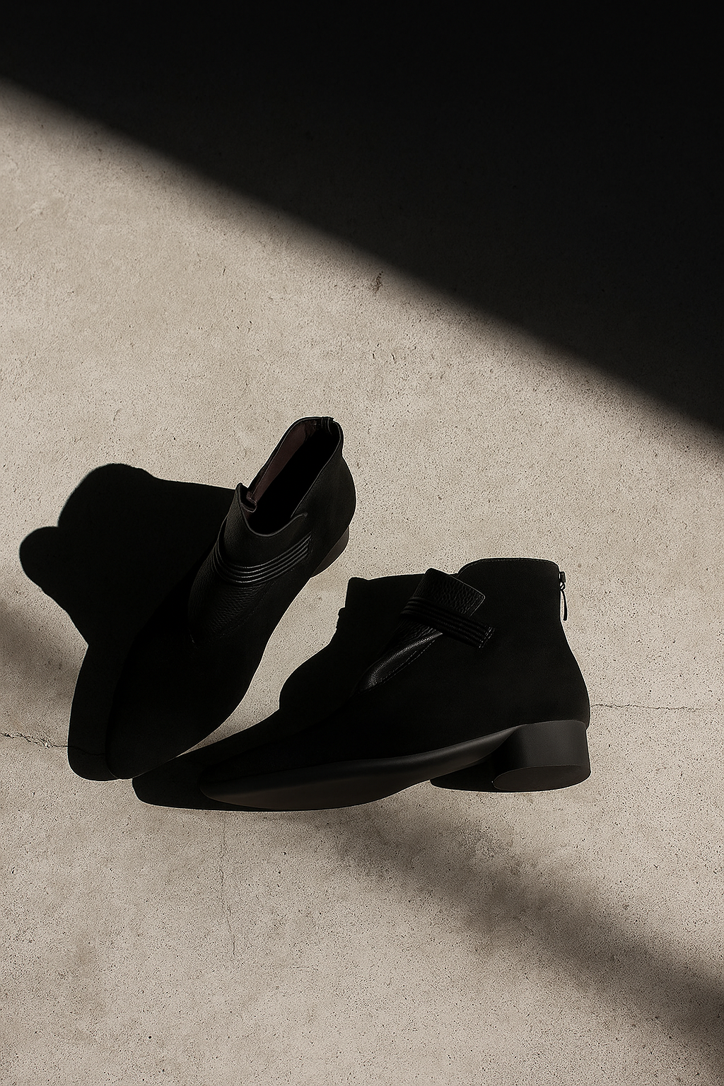 Bottes Vivienne noires pour femmes | Daim, bout pointu, talon confortable 8